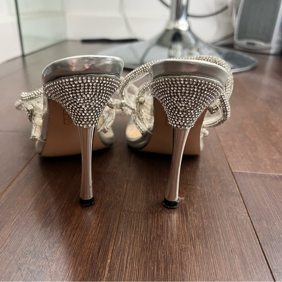 Double bow embellished pumps - Picture 8 of 9